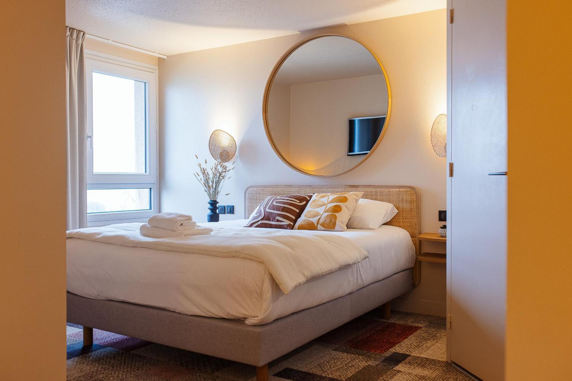 Double Room,1742650127:JPEG